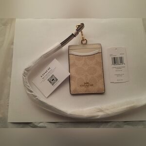 New Coach ID Lanyard In Sing.Sand/Chalk Color NWT